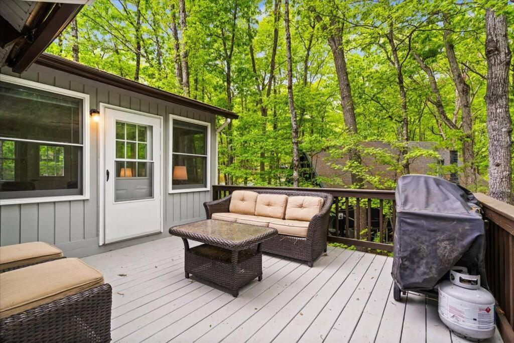 The Gingerbread House: 4 Bedroom Chalet, W/ Sunroom/Deck, Sleeps 12, Modern Amenities McGaheysville Экстерьер фото